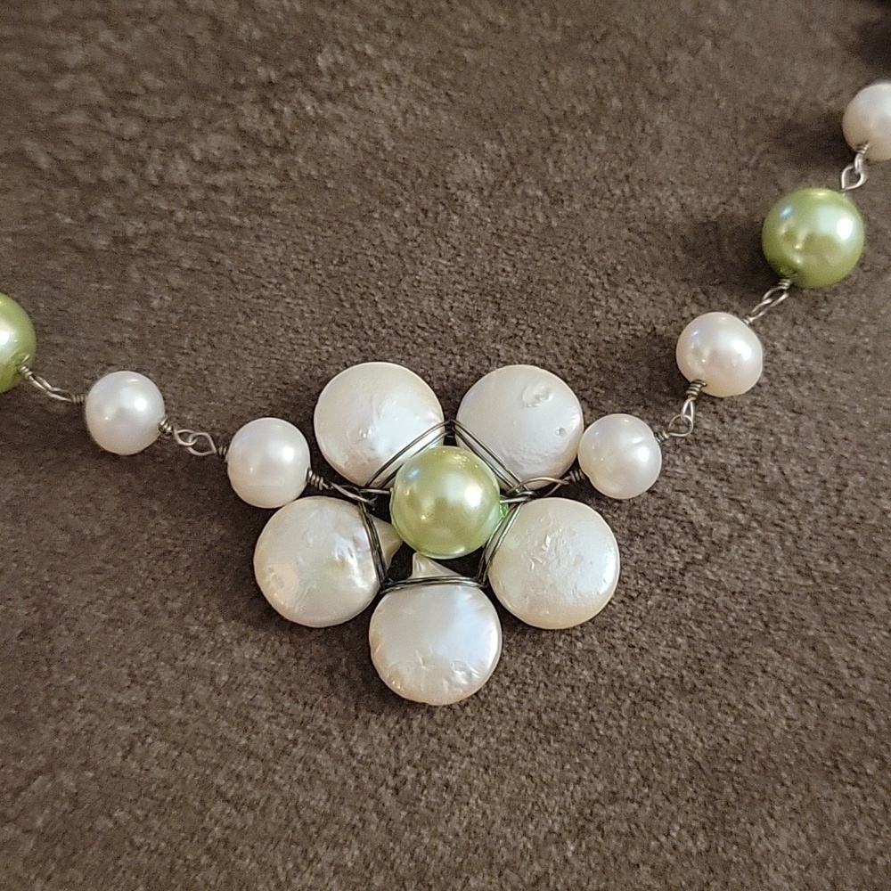 Handmade Freshwater Pearl Wire Wrapped Daisy Bridal Landgirl Beaded Necklace - Picture 2 of 7